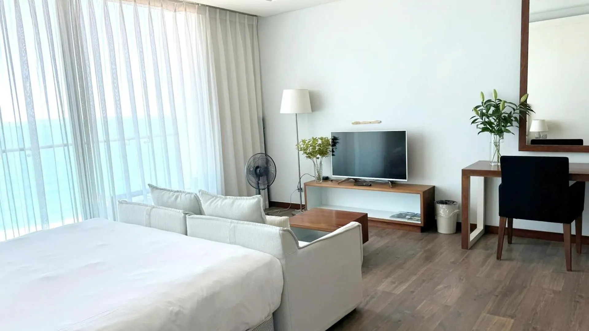 Ocean View Lux Stu In A La Carte Da Nang Aparthotel